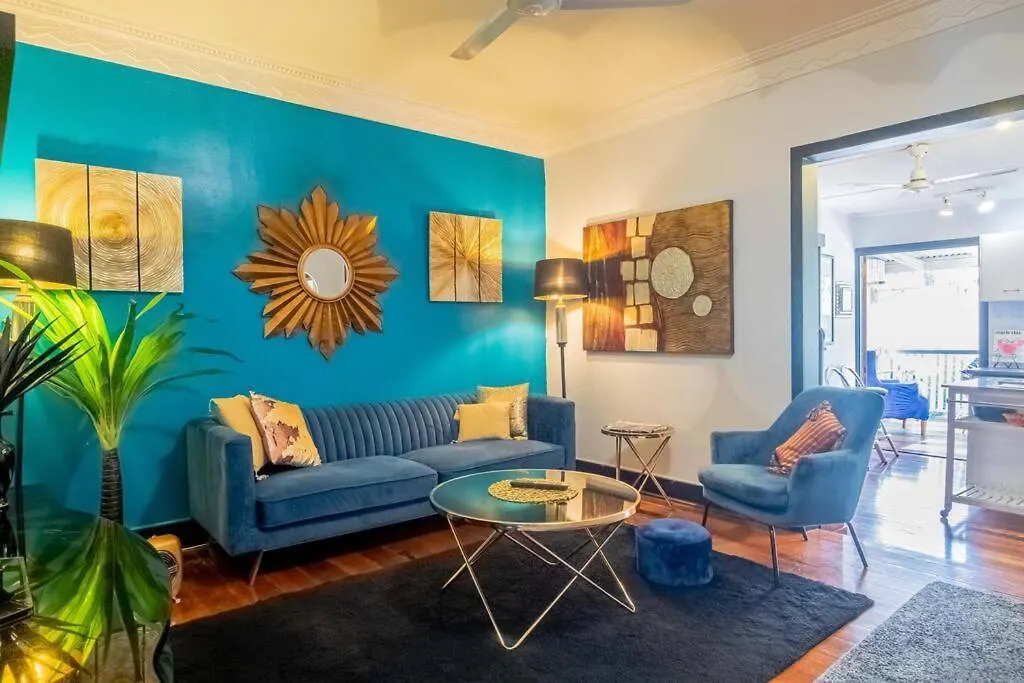 Art Deco Retreat, Shops & Cafes, Public Street Parking Apartment Brisbane
