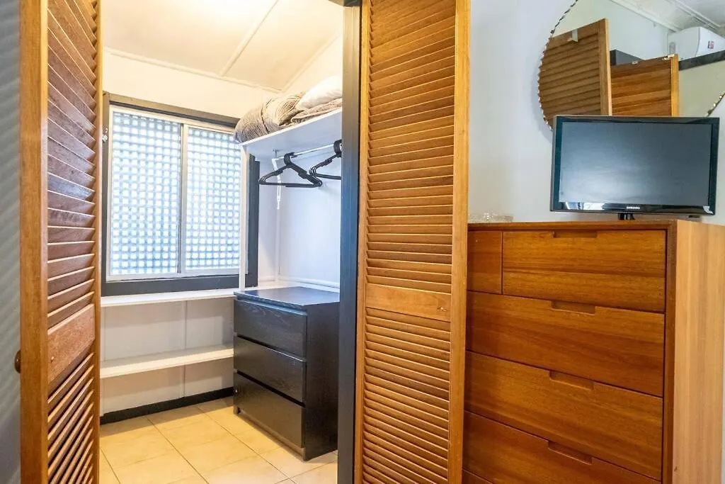 Art Deco Retreat, Shops & Cafes, Public Street Parking Apartment Brisbane Australia